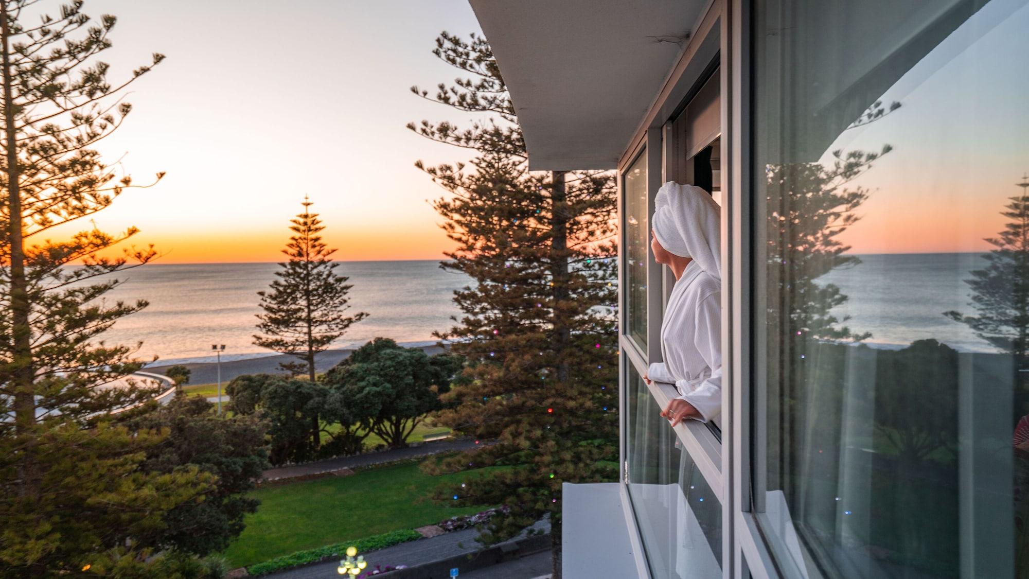 Scenic Hotel Te Pania Napier Exterior foto